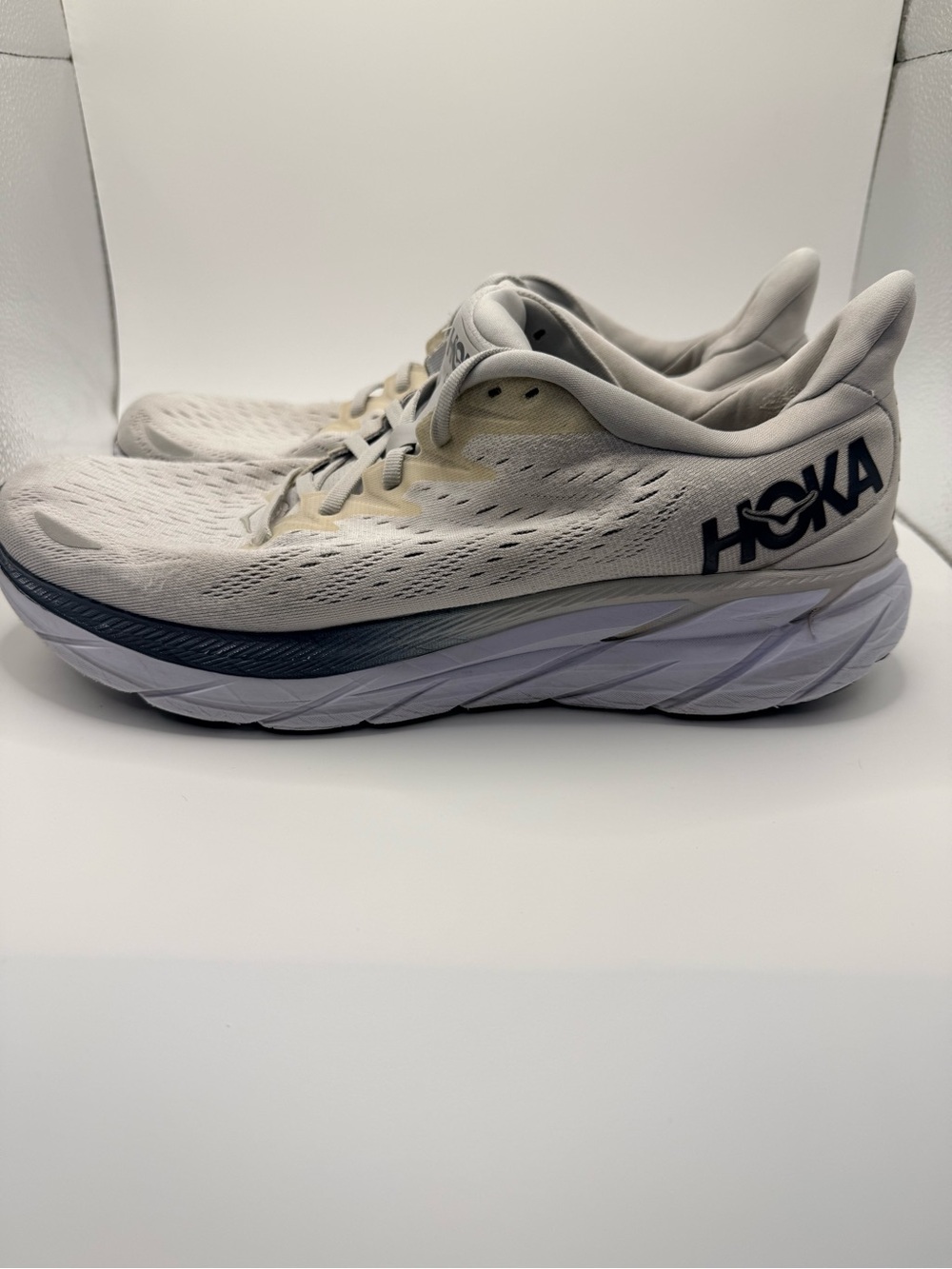 HOKA ONE ONE Clifton 8 Men’s Athletic Running Walking Gray Sneakers Size 11